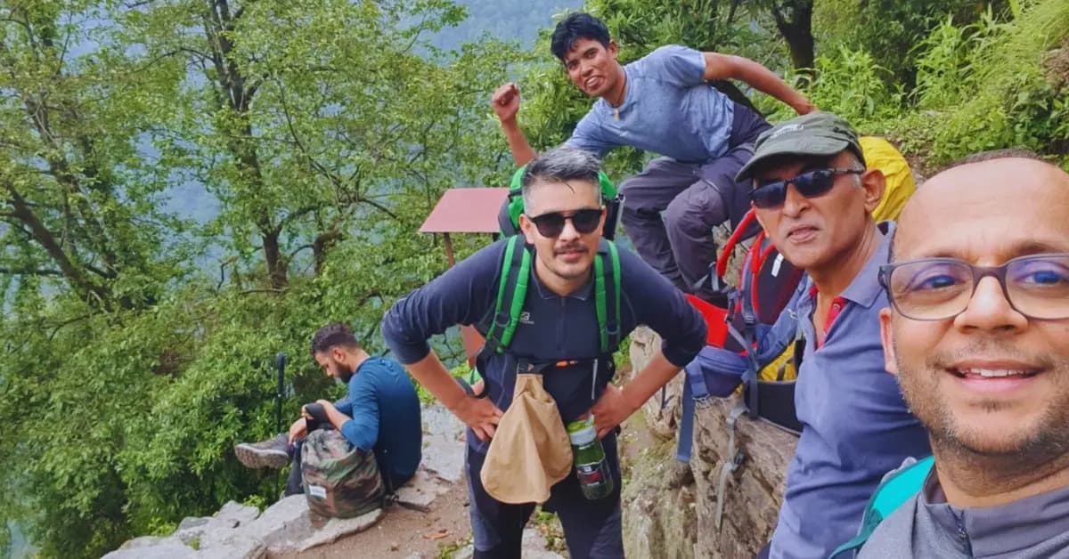 Taking rest during the Jhinu to Chhomorong section hiking