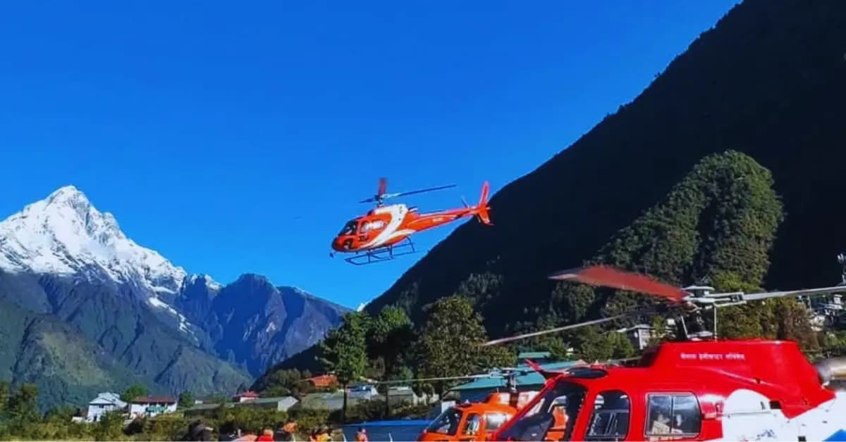 Experiencing a helicopter flight to Lukla with clear weather